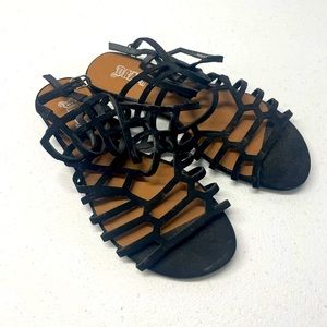 Black Geometric Gladiator Strap Sandals